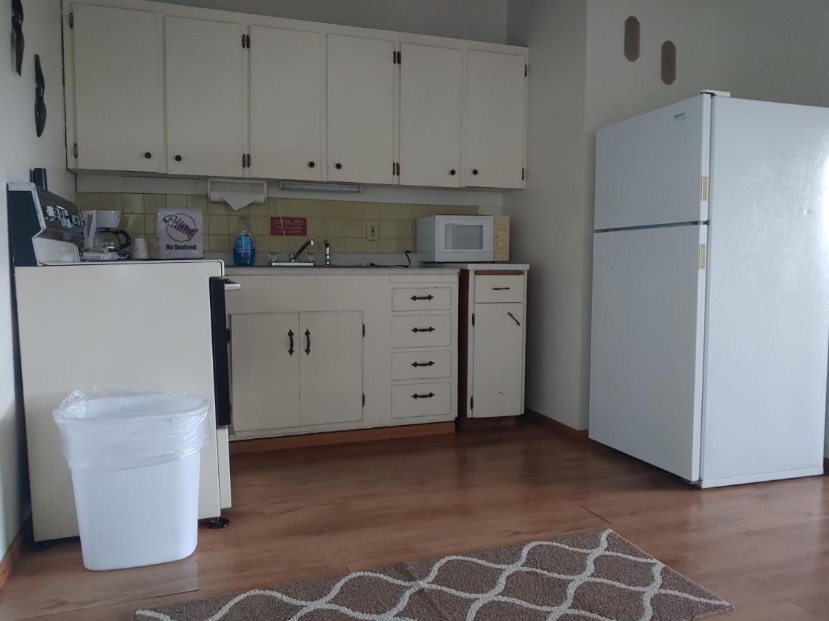 Two Queen Beds Mountain View Full Kitchen