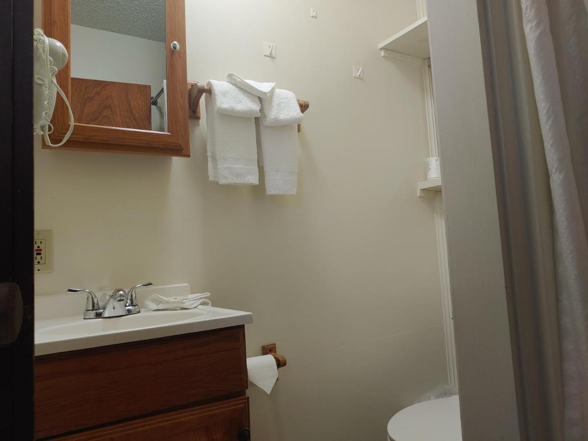 Two Queen Beds Mountain View Full Kitchen