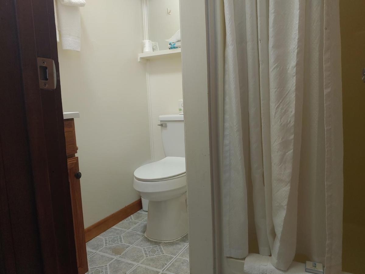 Two Queen Beds Mountain View Full Kitchen