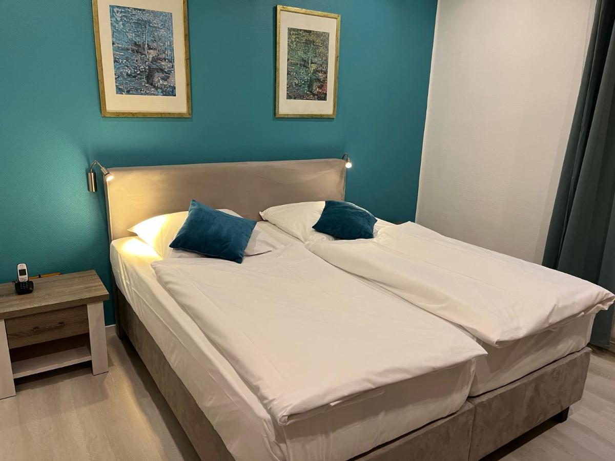 Family Room,1177182412:JPEG