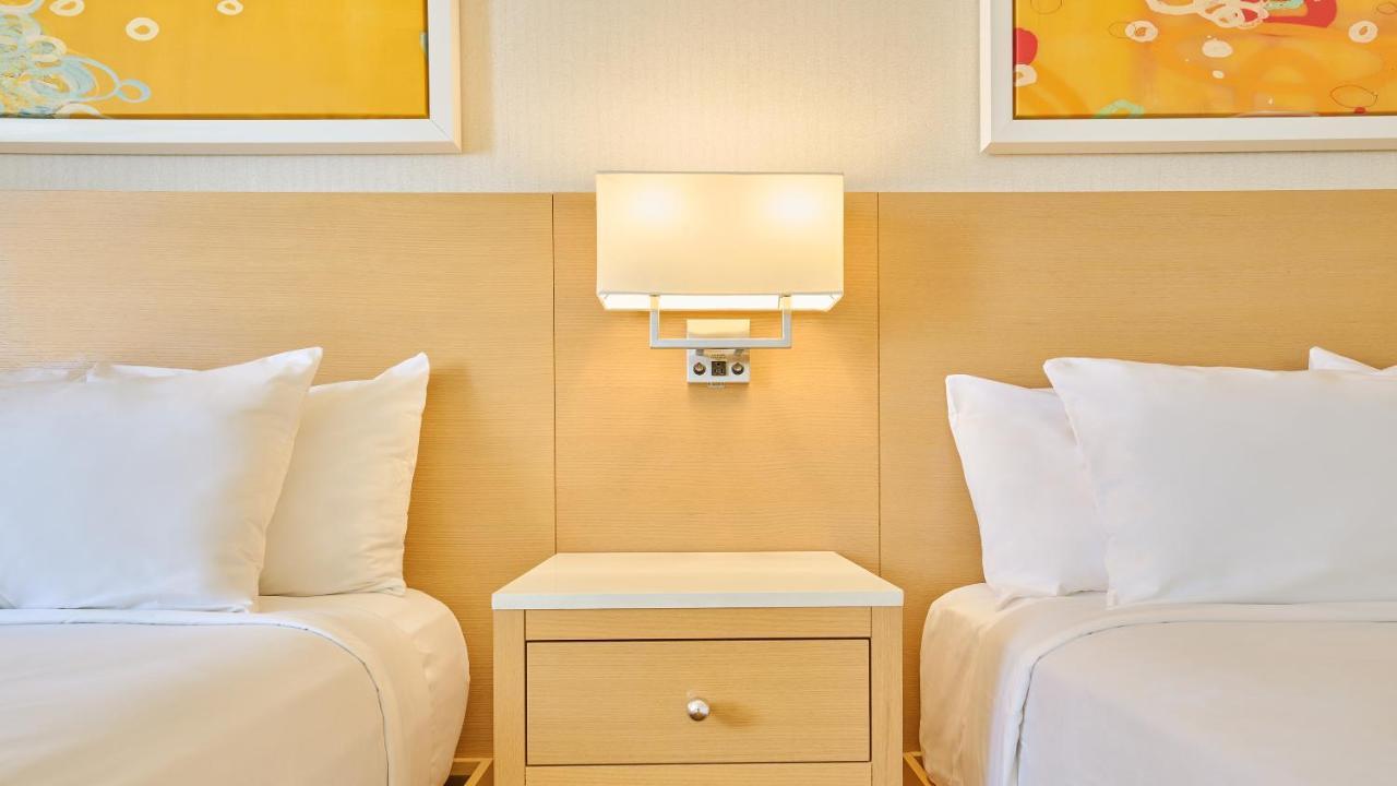 NORTH CLASSIC ROOM 2 QUEEN NON-SMOKING