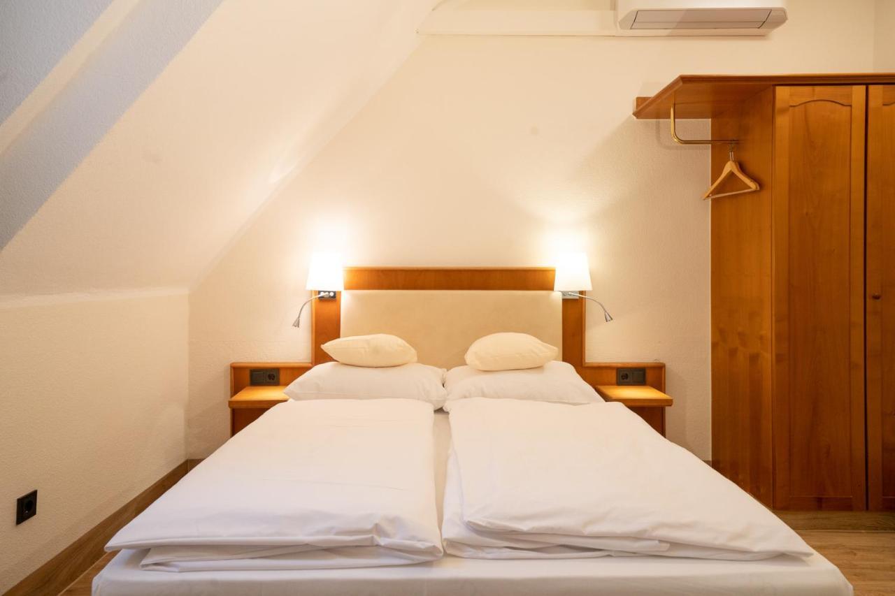 Budget Double Room,1023920785:JPEG