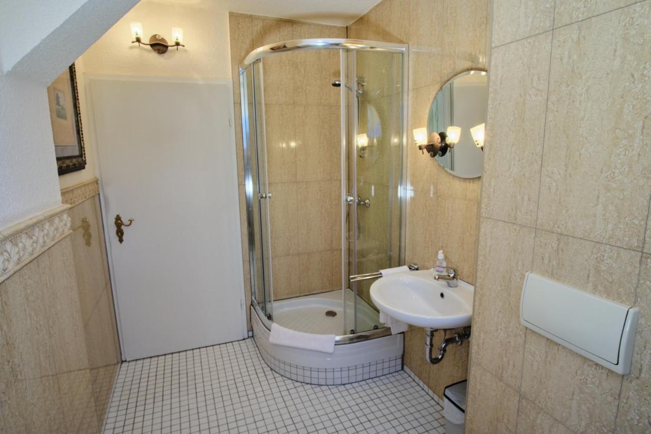 Single Room,1178114557:JPEG