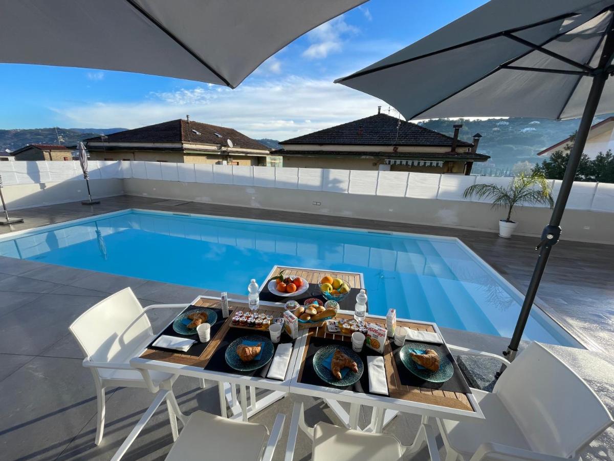 King Room Pool View