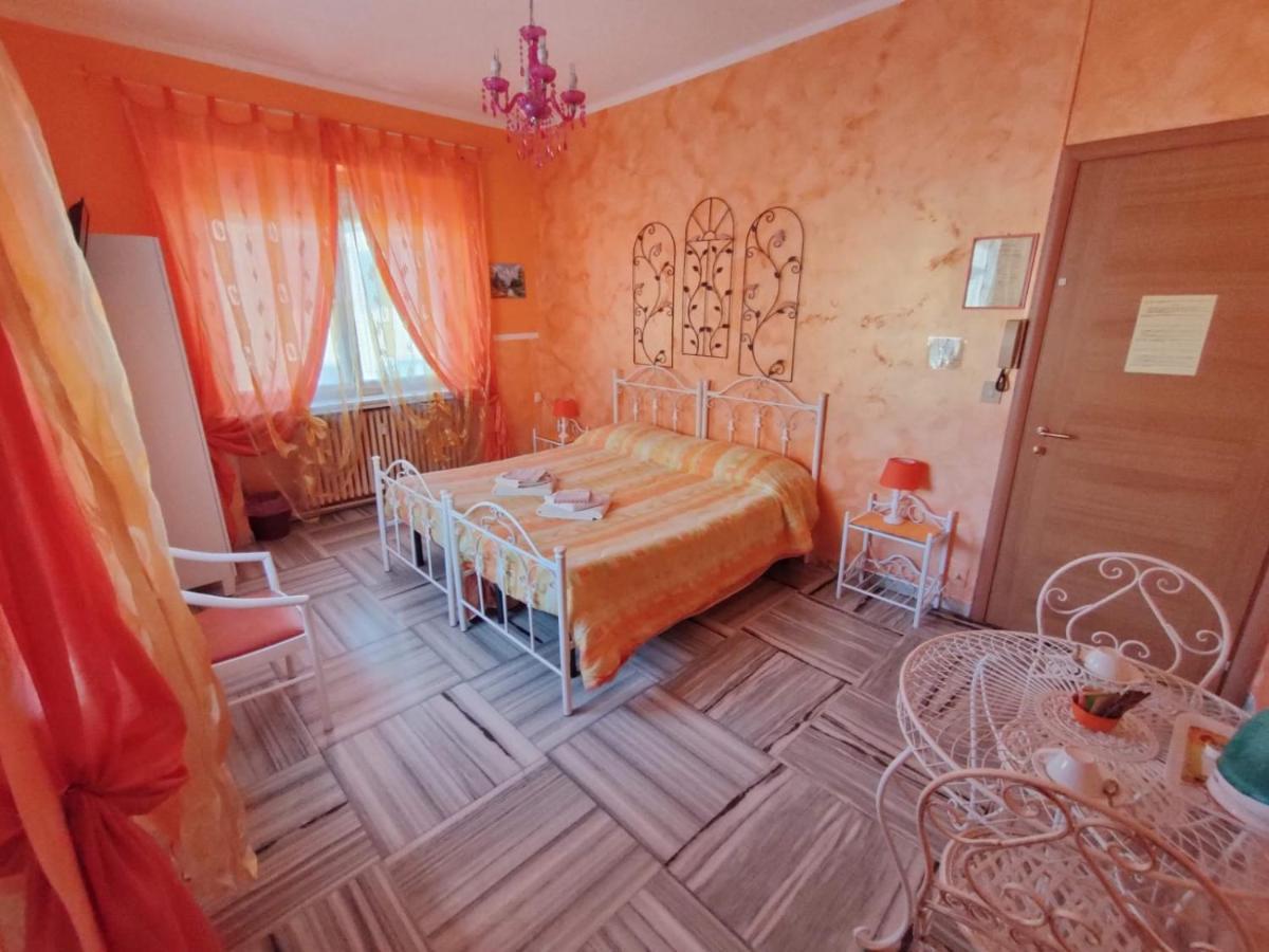 Double or Twin Room Private Bathroom