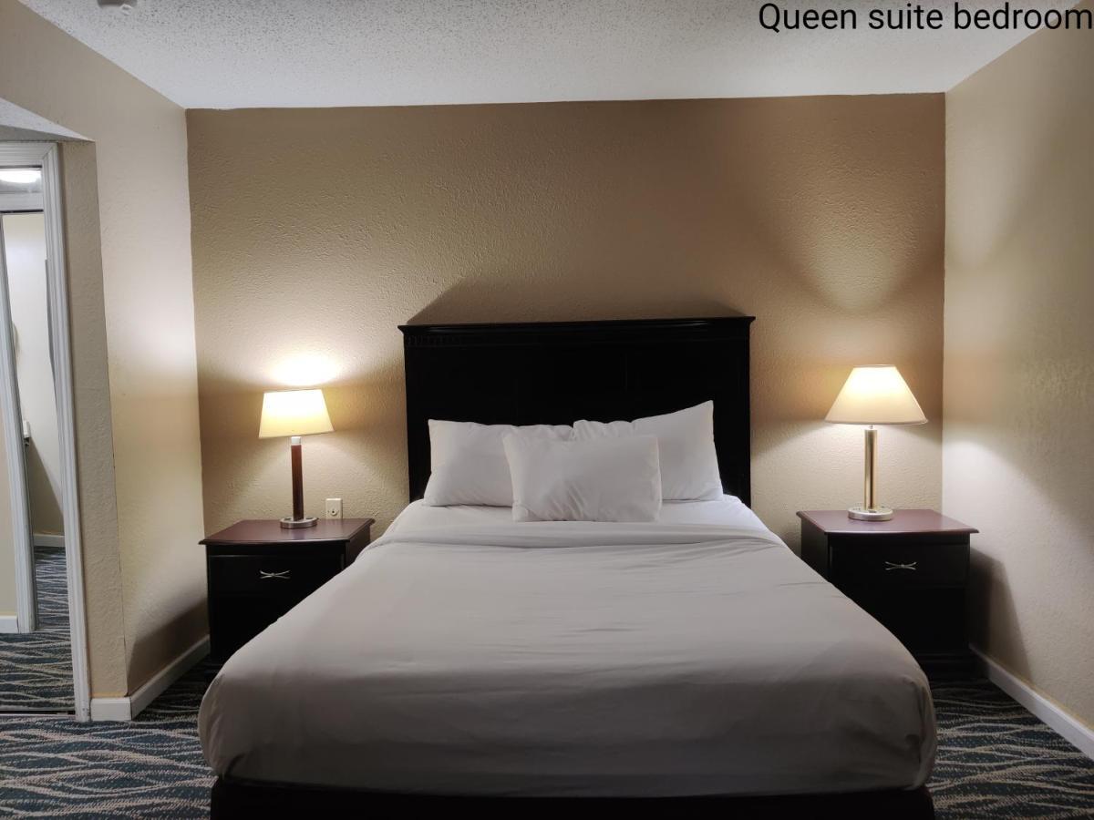 Queen Studio Suite Non-Smoking
