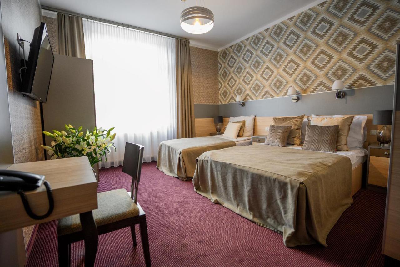 Double Room with Extra Bed,656116434:JPEG