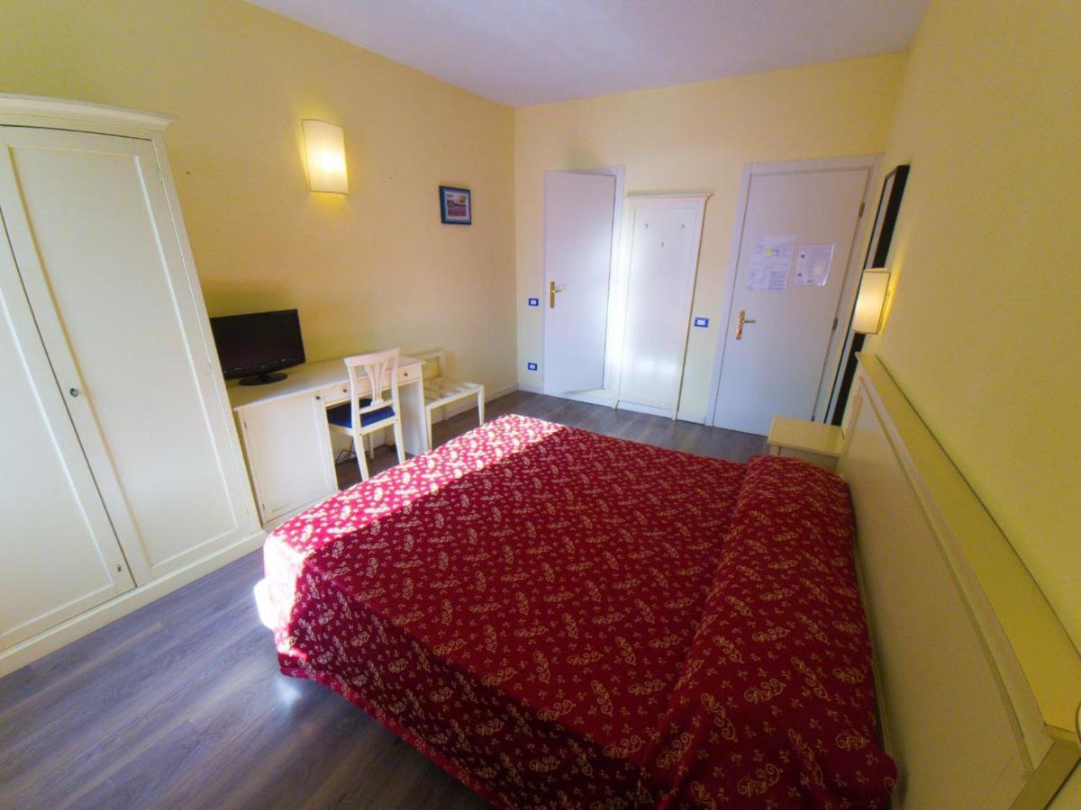 Double or Twin Room Lake View,1715188930:JPEG