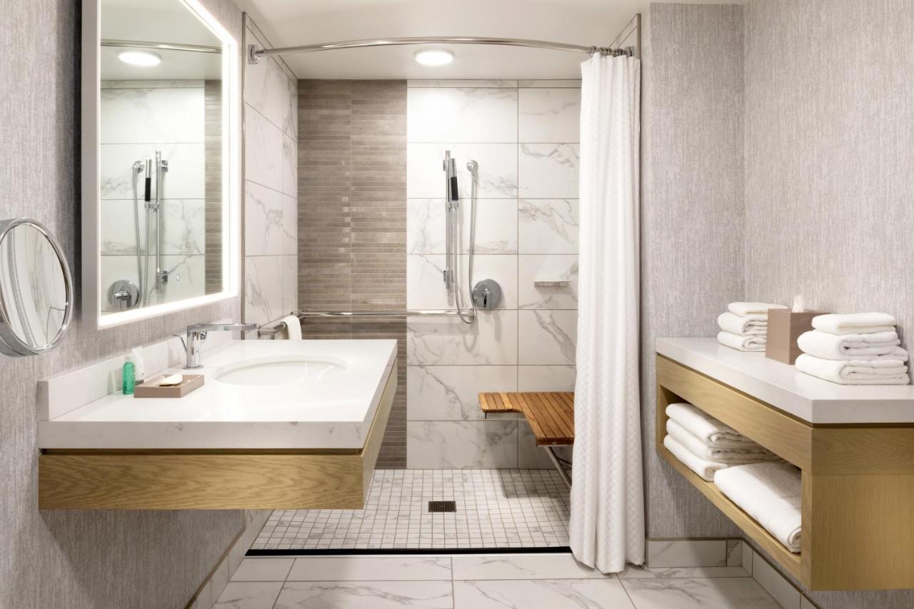 Traditional King Room Hearing Accessible