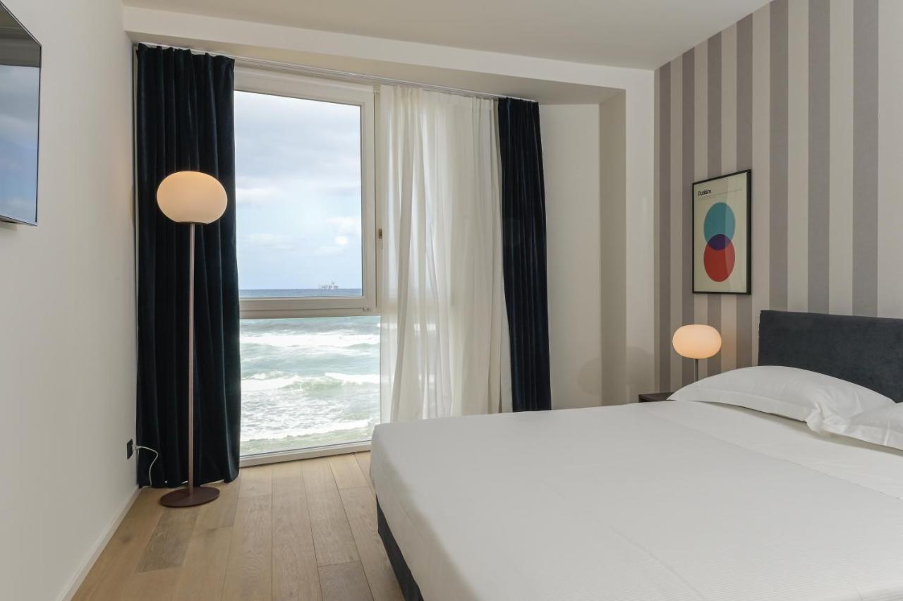 Double or Twin Room Sea View