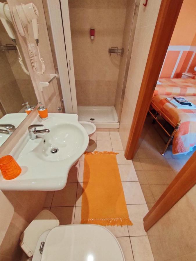 Double or Twin Room Private Bathroom