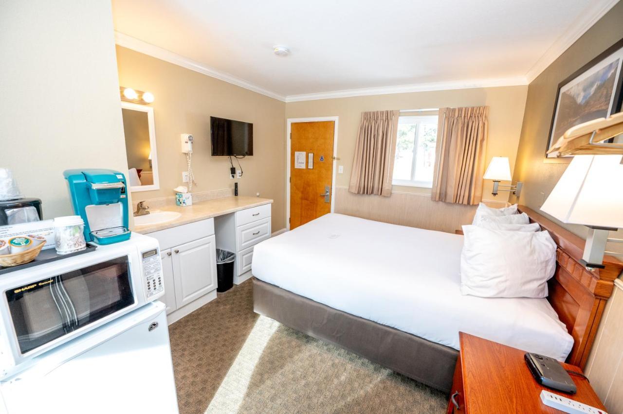 Basic Queen Room