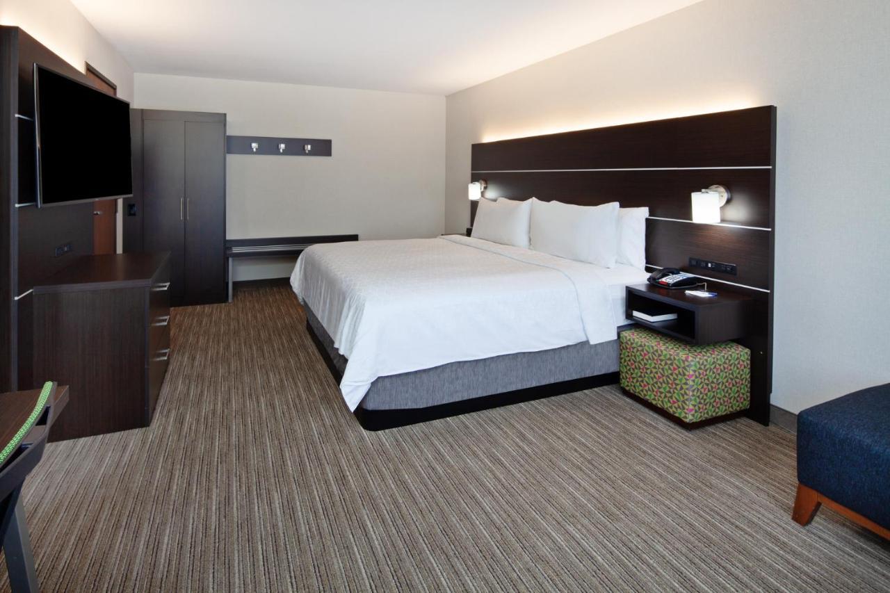 One-Bedroom King Suite Sofa Bed
