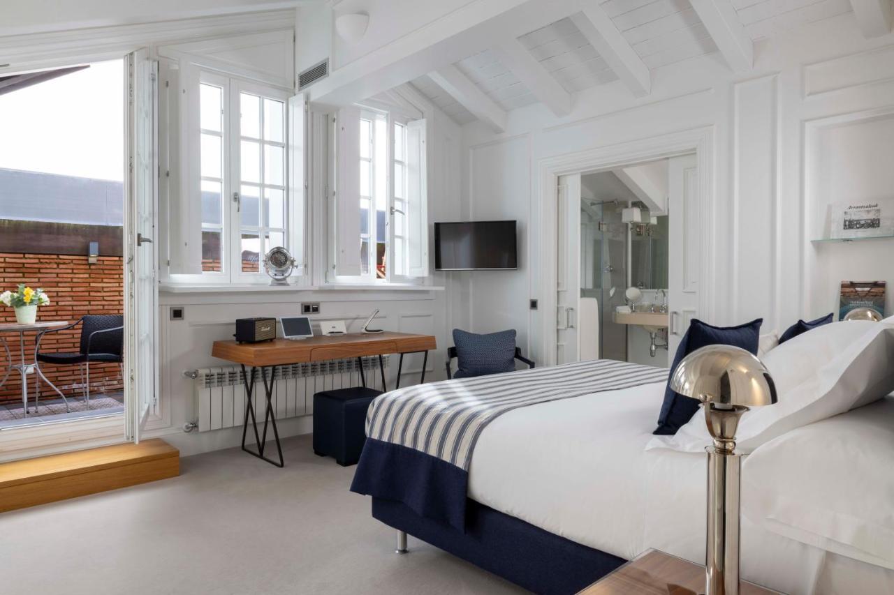 Deluxe Suite Balcony