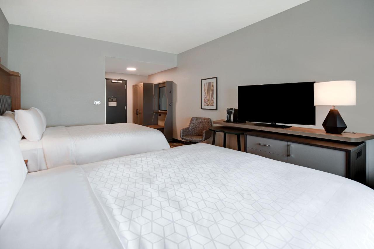Premium Queen Room Two Queen Beds