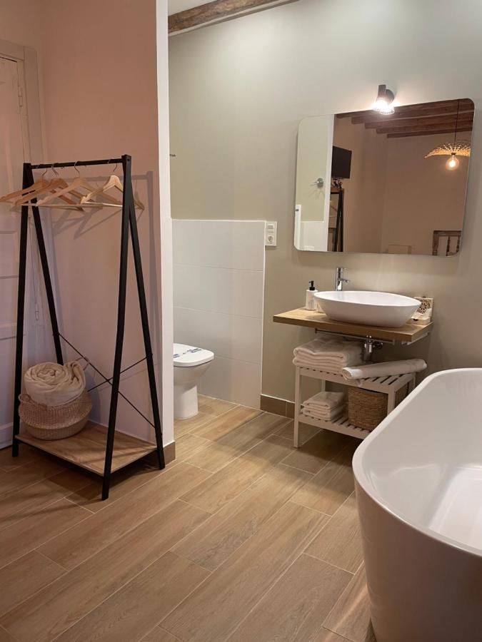 Deluxe Double Room Bath