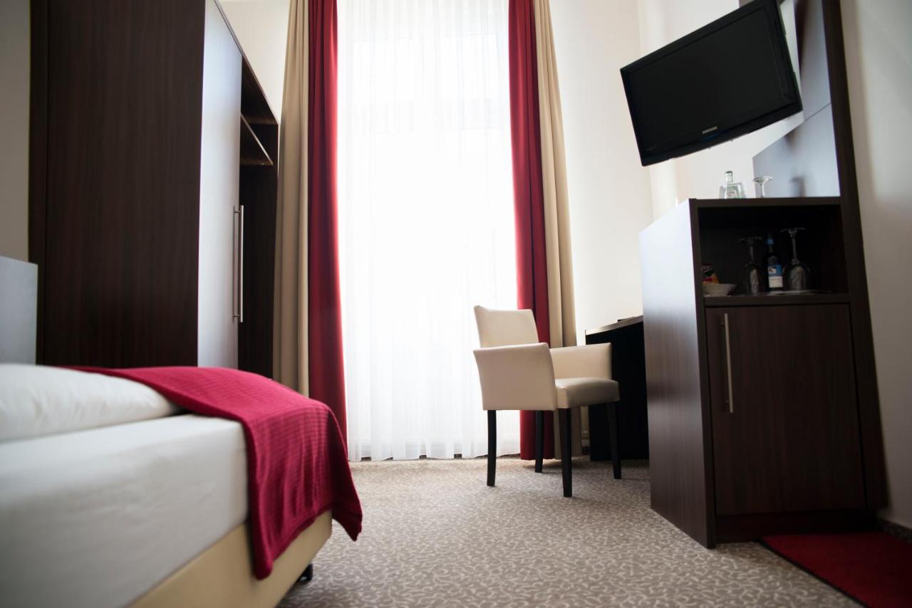 Single Room,1650016935:JPEG