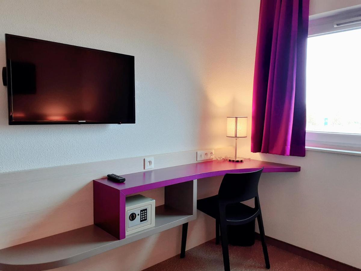 Standard Double Room with Roll-in Shower - Mobility Access/Non-Smoking,1208634988:JPEG