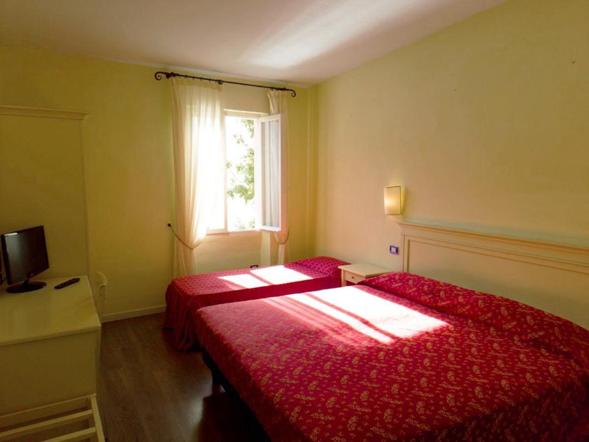 Triple Room Lake View