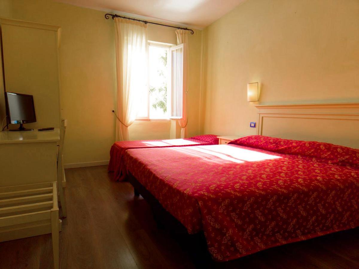 Triple Room Lake View
