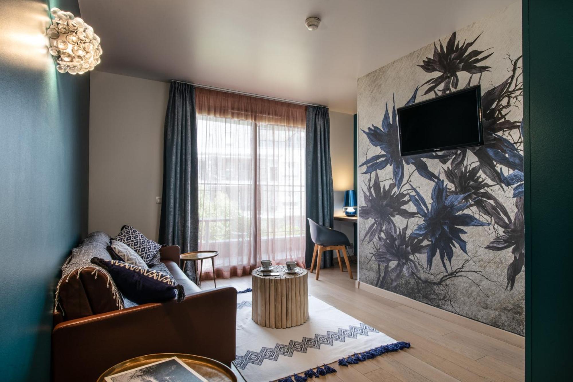 One Bedroom King Suite Sofa Bed