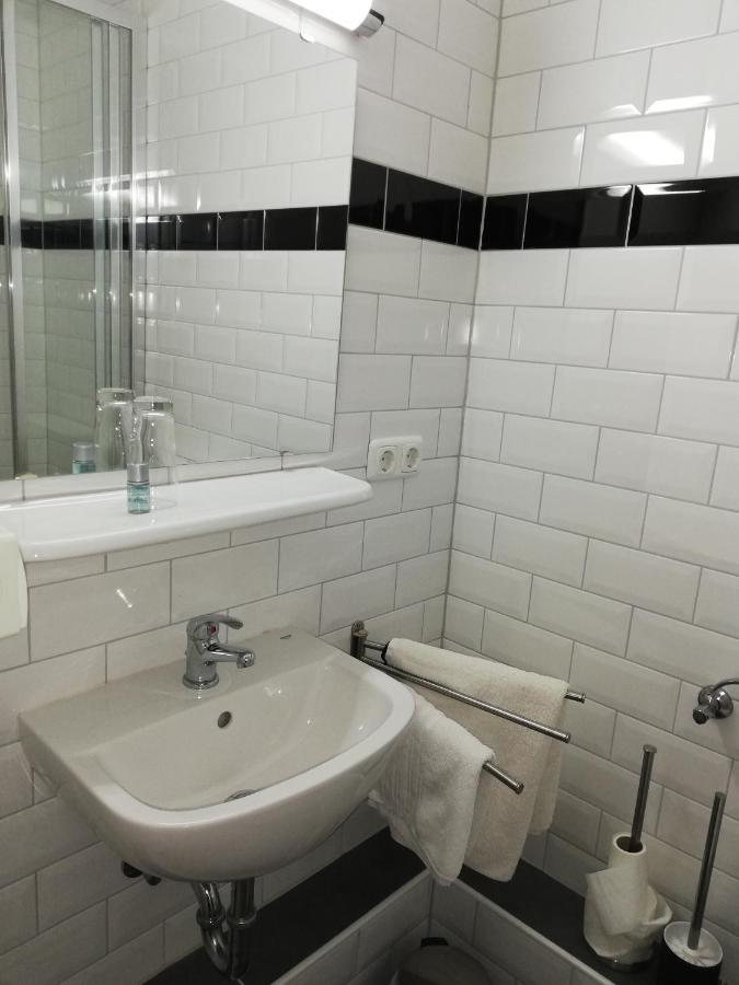 Single Room Shower