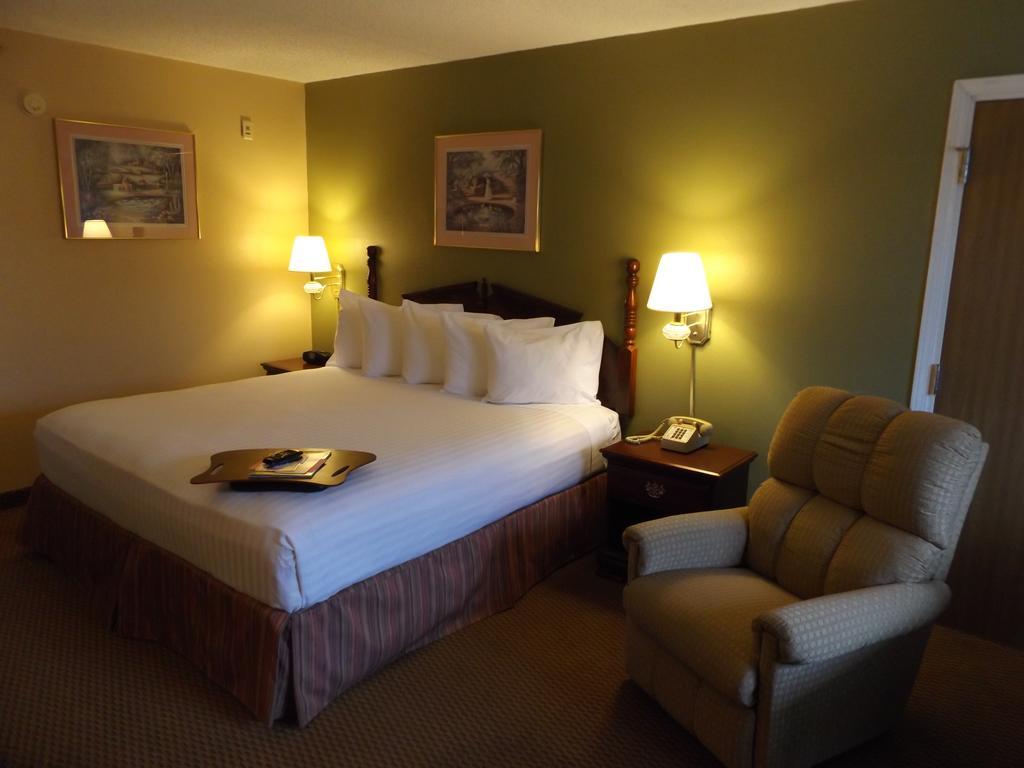 Superior King Bed Select Stairs Level,779215377:JPEG