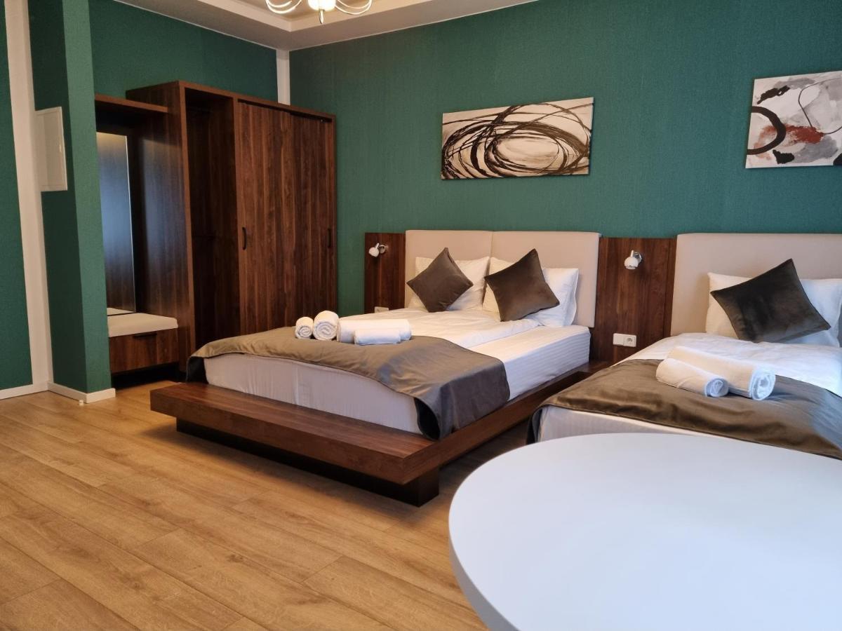 Deluxe Family Room