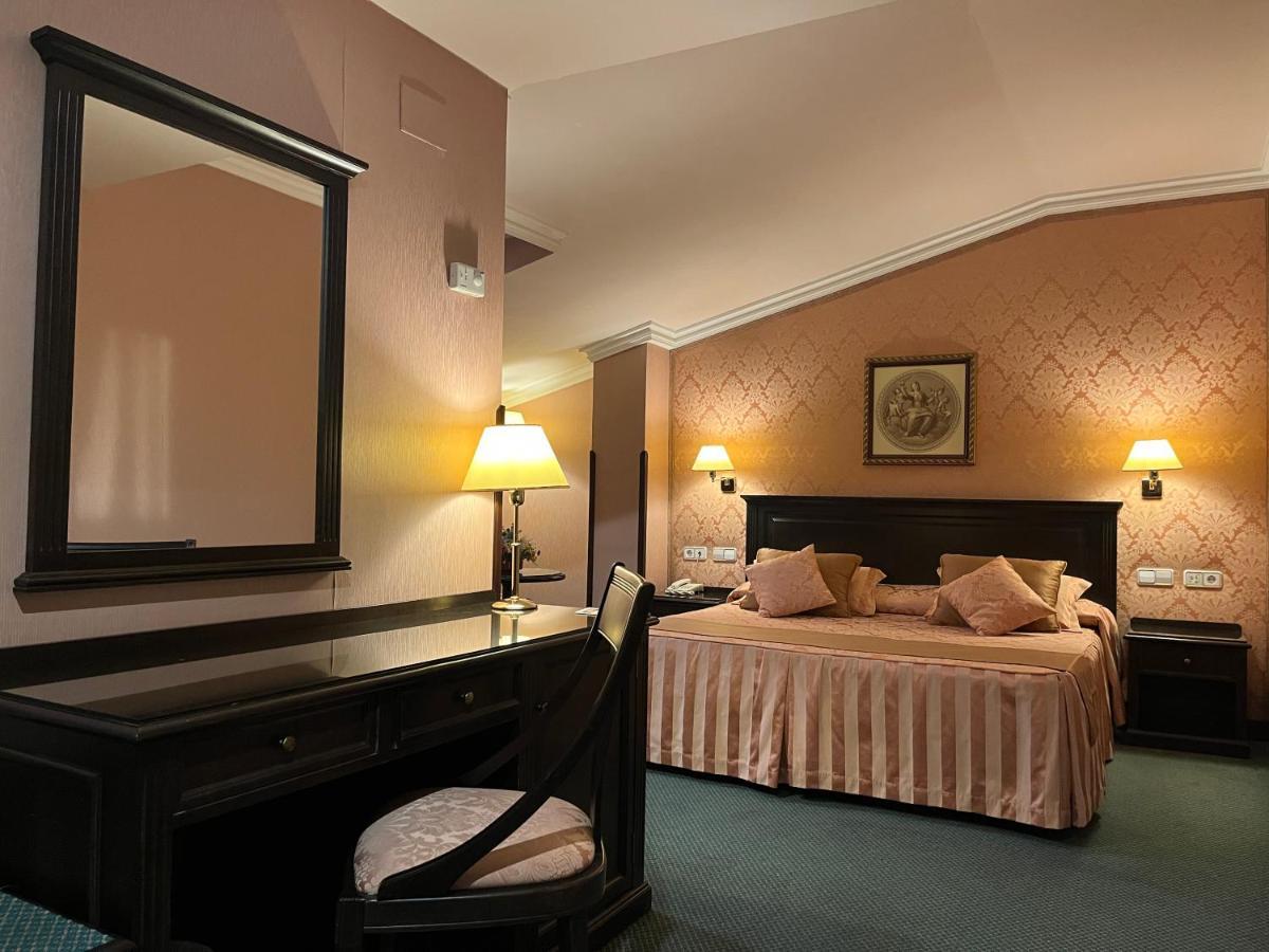 Deluxe Double Room,1185113878:JPEG