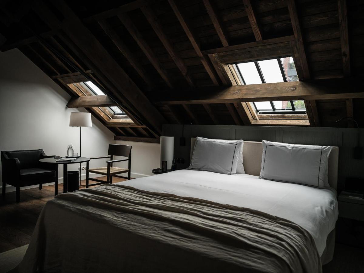 Deluxe Double Room Bath