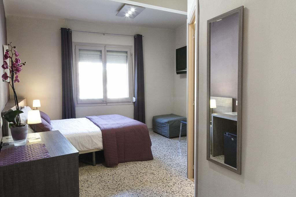 Basic Triple Room