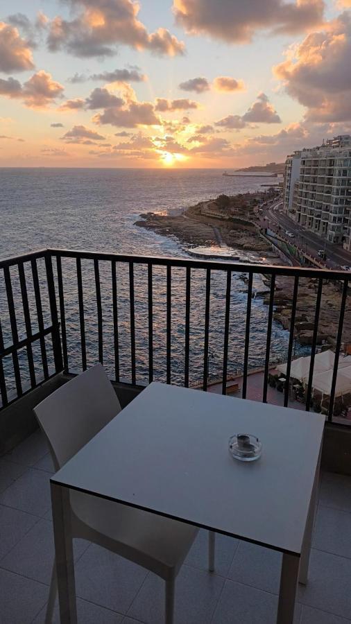 Double or Twin Room Sea View