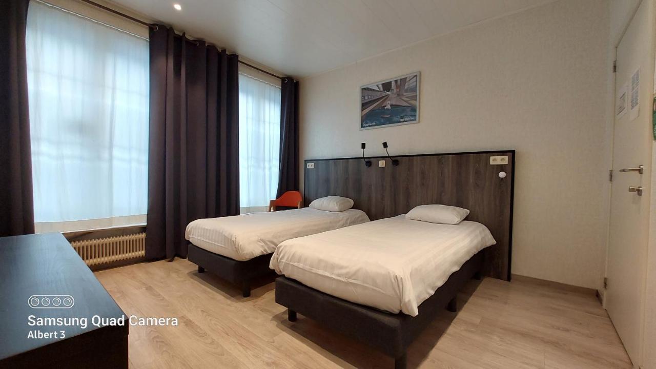 Twin Room Private Bathroom