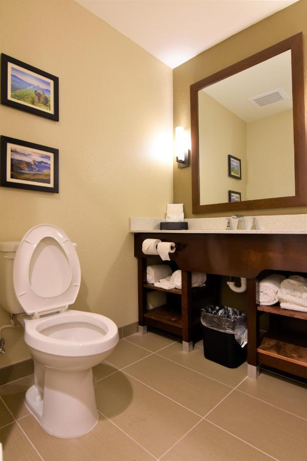 Standard King Room - Non-Smoking