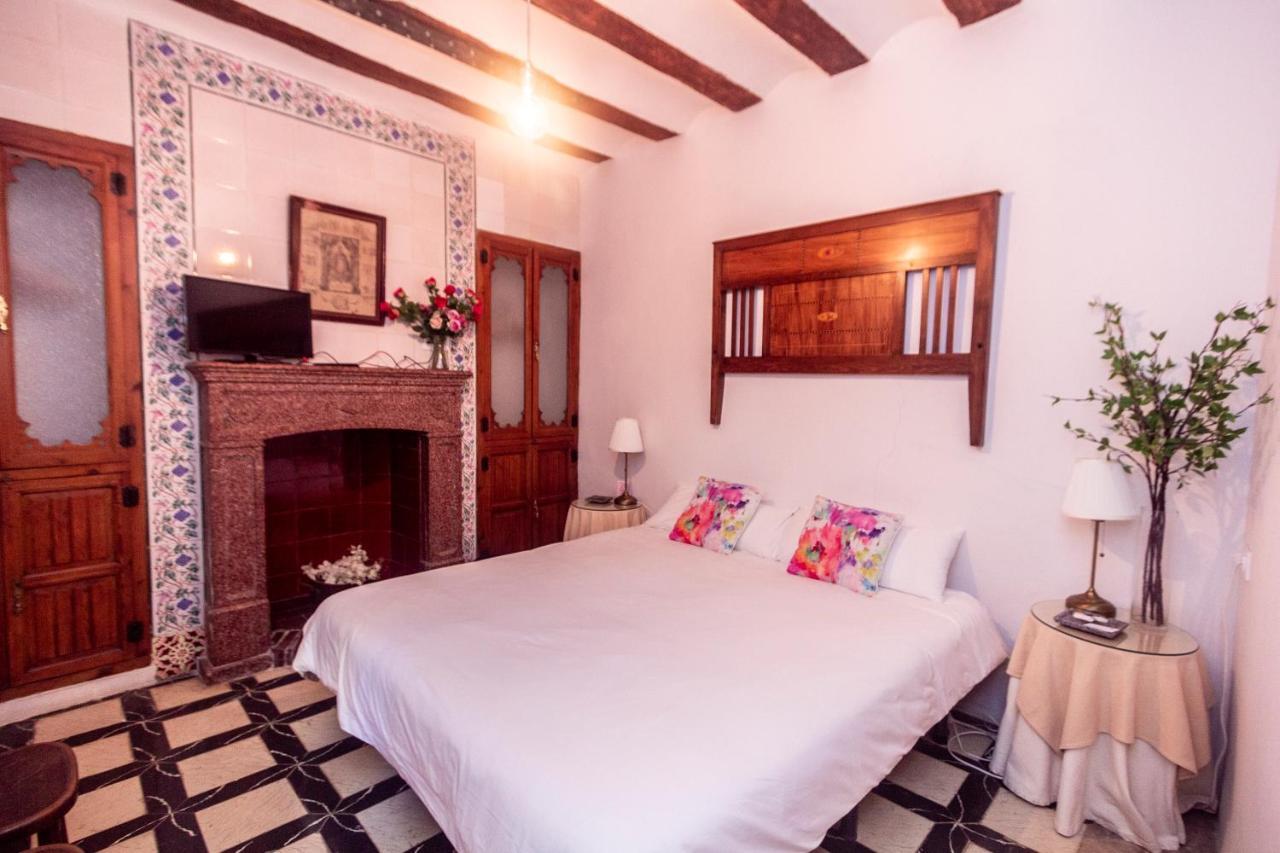 Double or Twin Room Private Bathroom