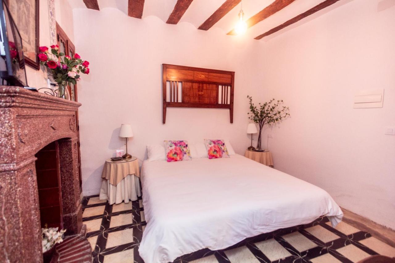 Double or Twin Room Private Bathroom