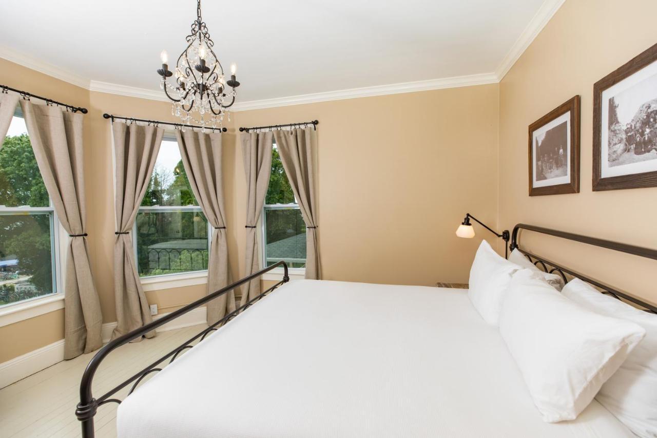 King Room Lake View