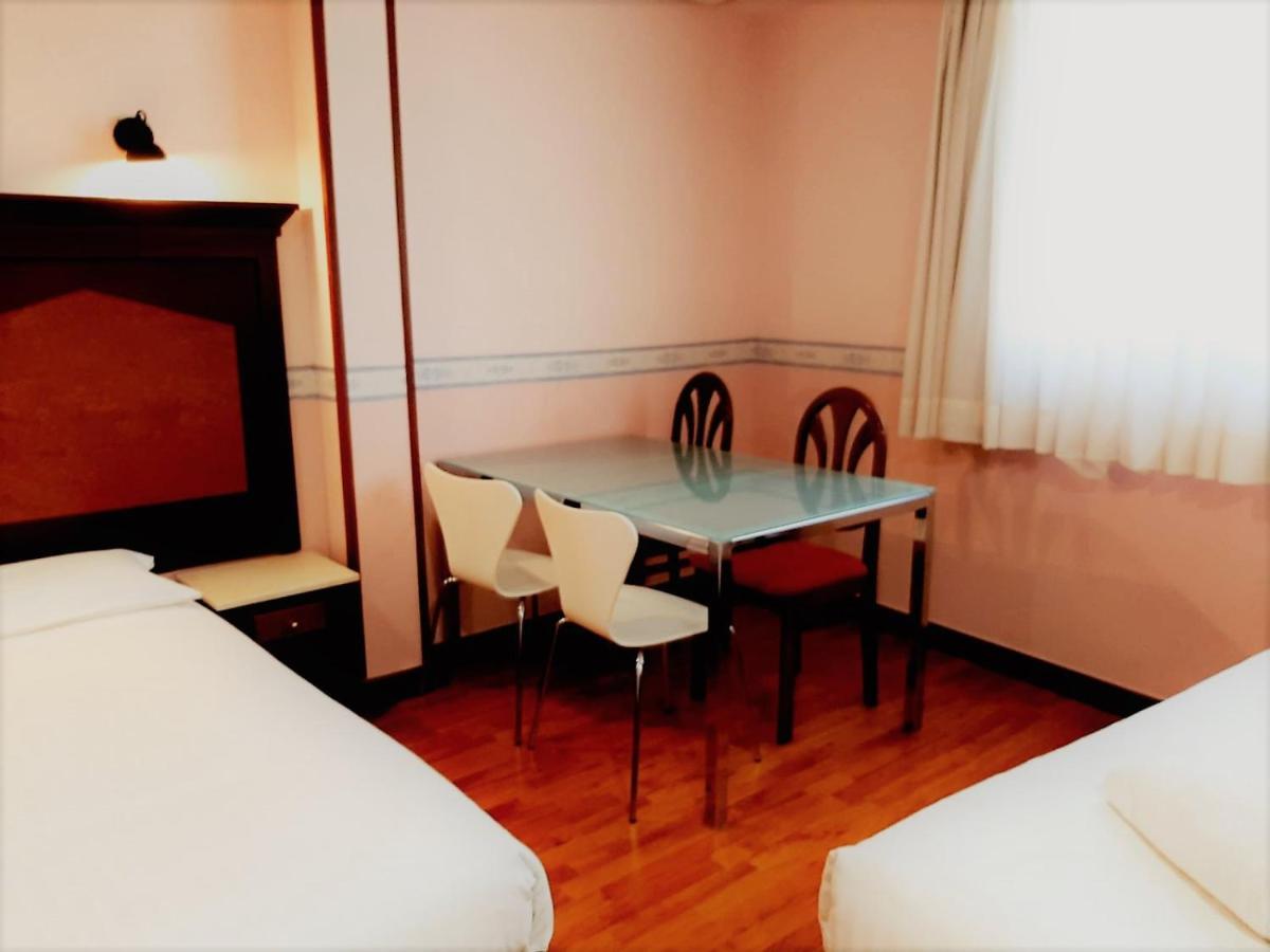 Family Room,831847460:JPEG
