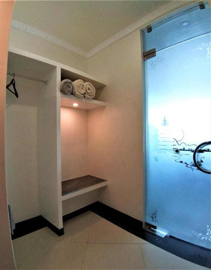 Deluxe Studio