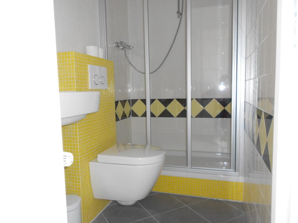 Small Twin Room,118827634:JPEG