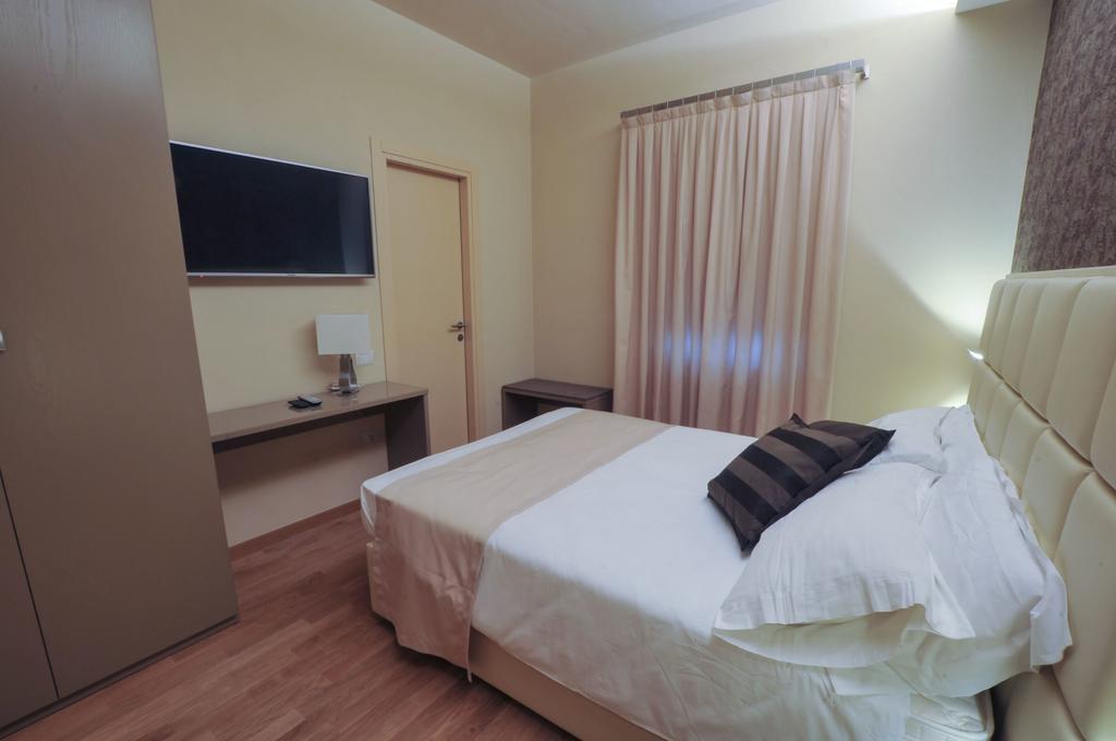 Double Room with Lake View,122225830:JPEG