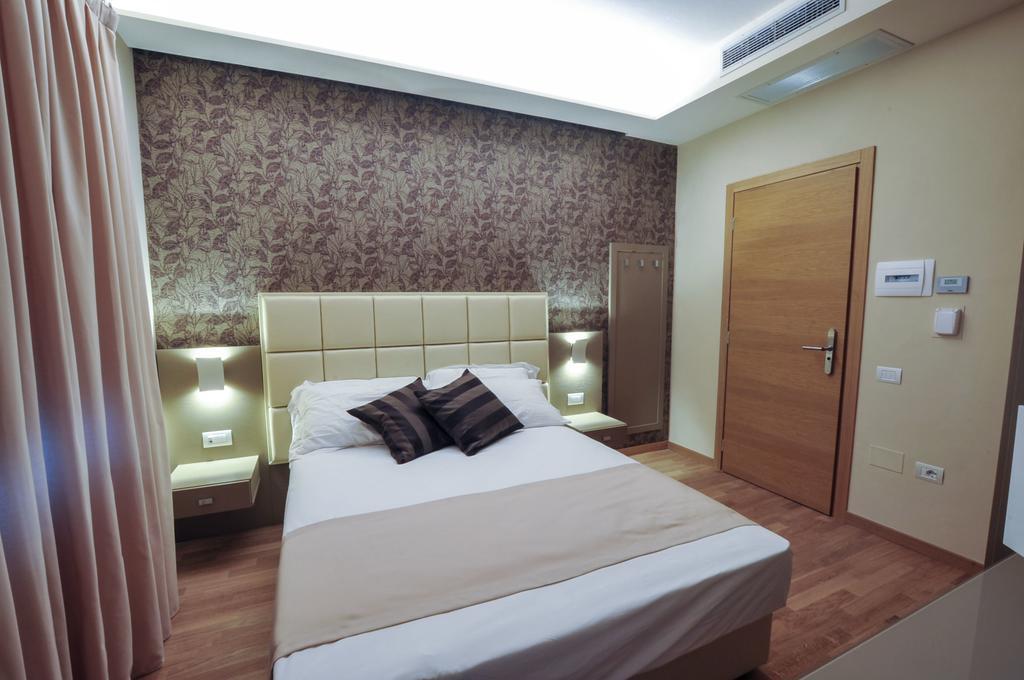 Single Room,122225968:JPEG