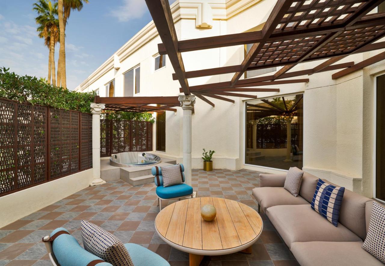 Royal Suite, Executive Lounge Access, Afternoon Tea, Happy Hour, 1 King, Garden View