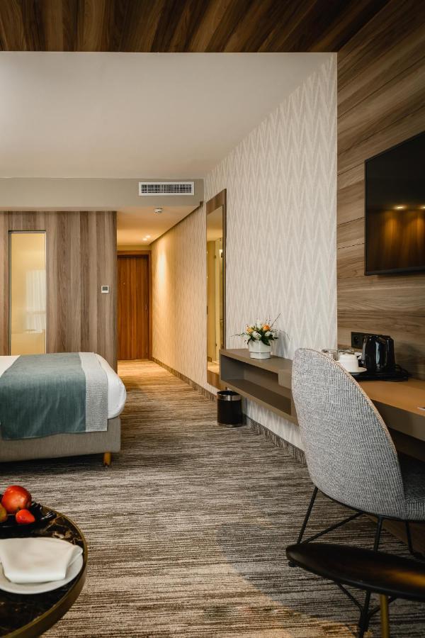 Deluxe Single Room,1212228016:JPEG