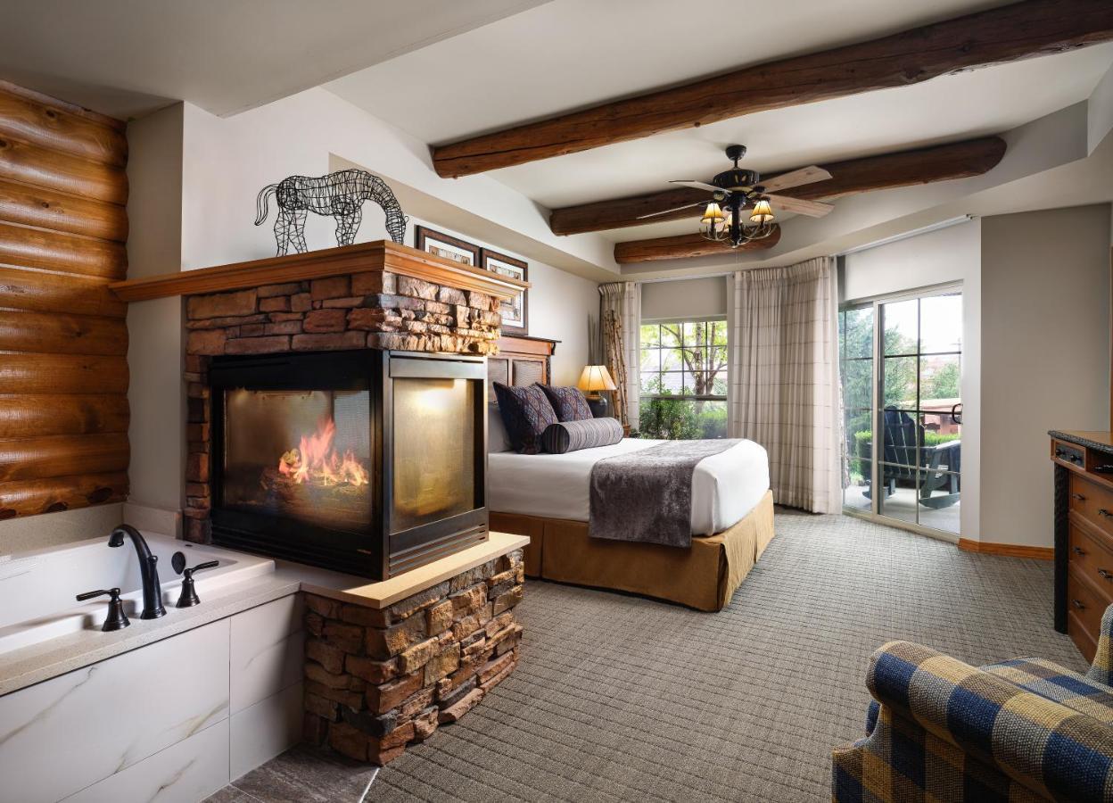 One-Bedroom Villa,943632559:JPEG