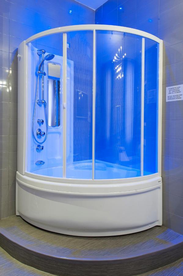 Deluxe Room Hot Tub,1351518250:JPEG