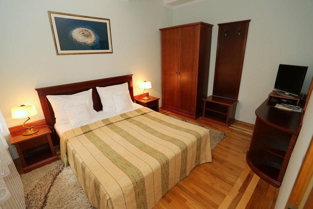 One-Bedroom Apartment Balcony Sea View