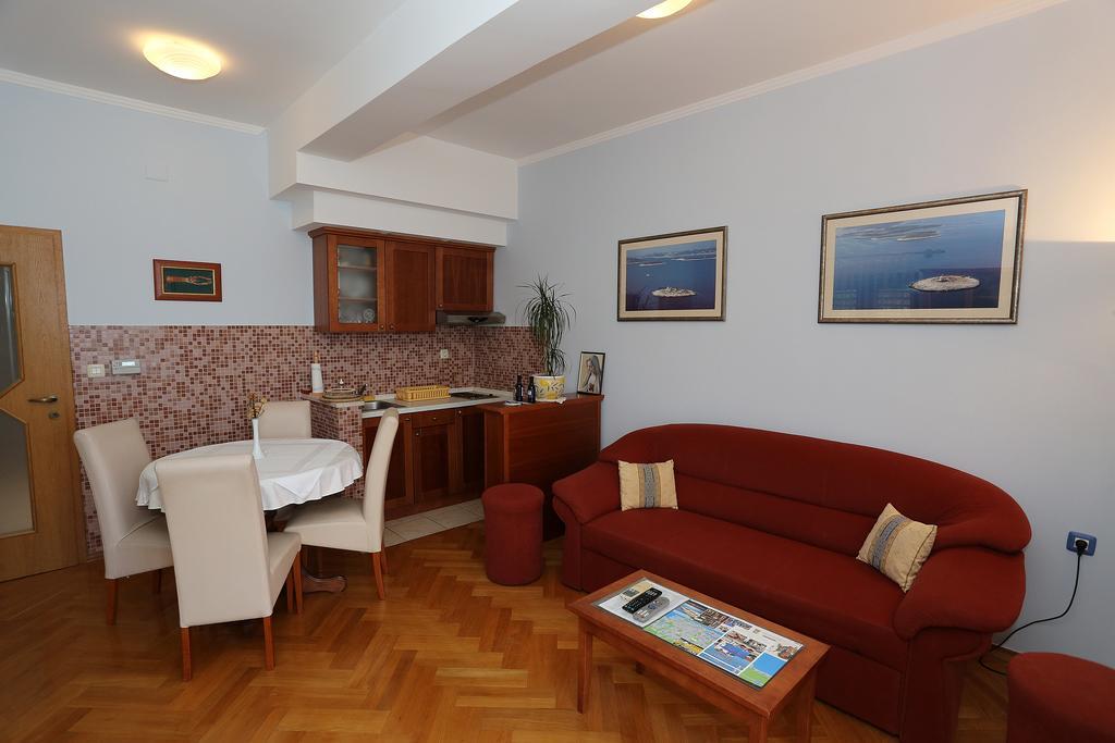 One-Bedroom Apartment Balcony Sea View
