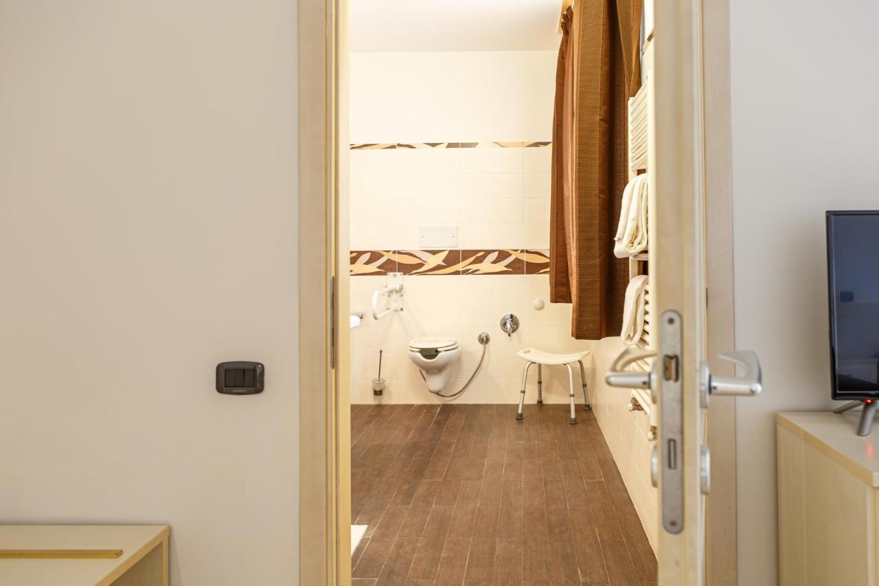 Standard Triple Room,1189112950:JPEG