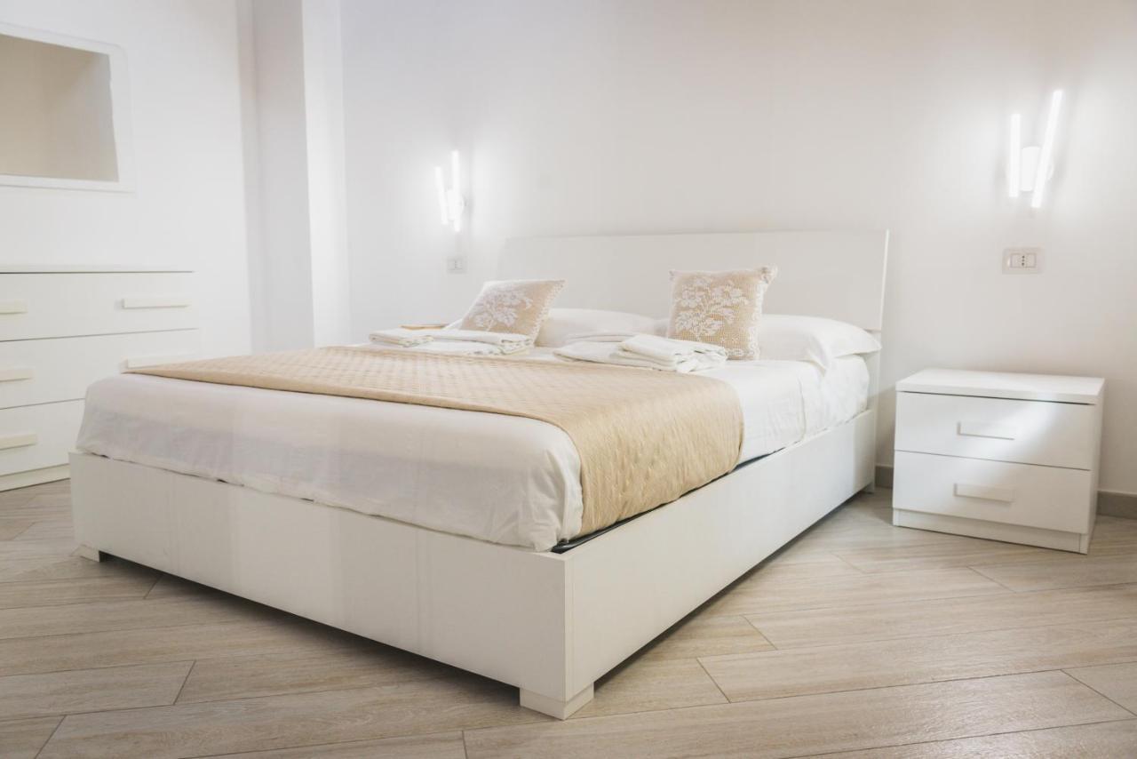 One-Bedroom House,1189751893:JPEG